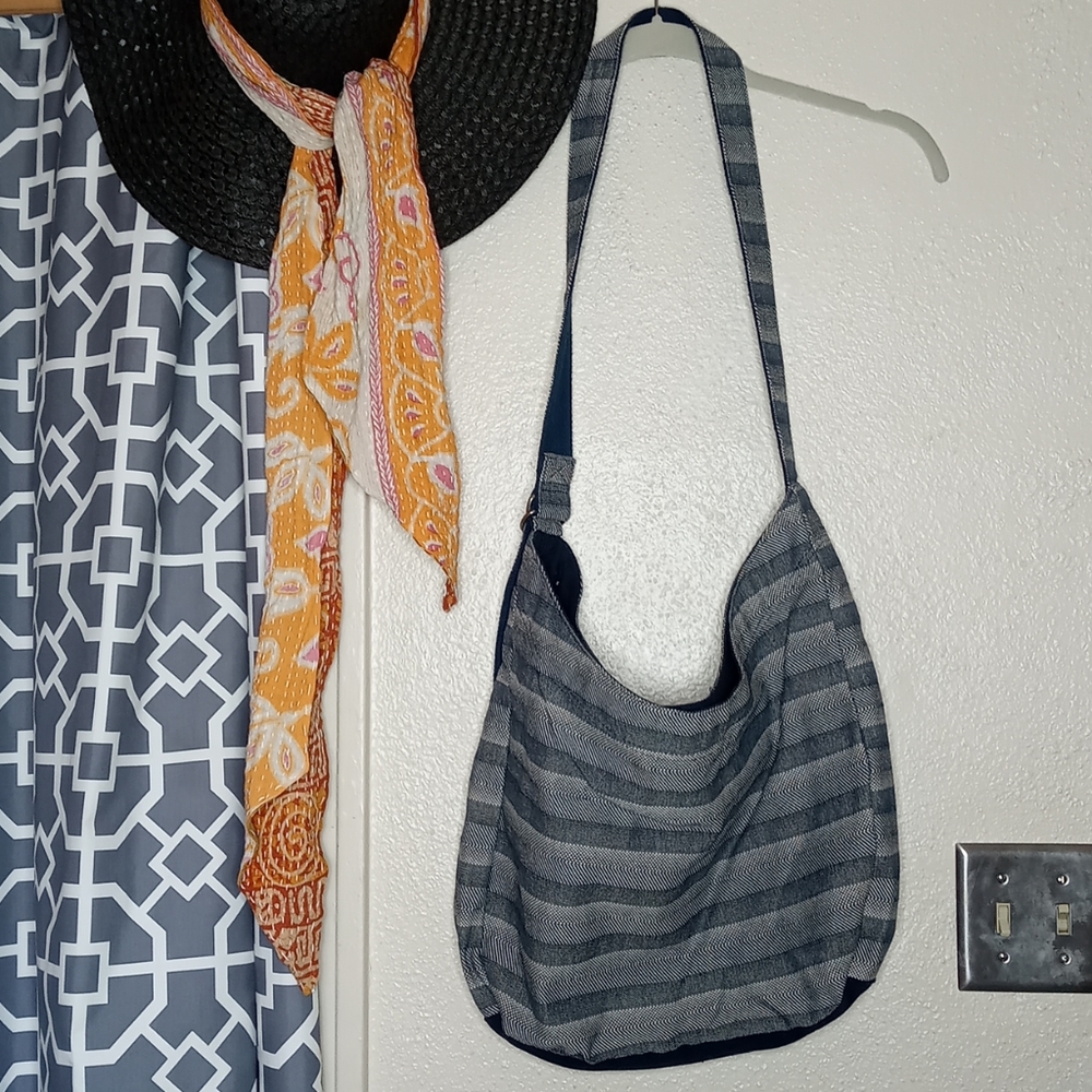 Metro Retro Crossbody